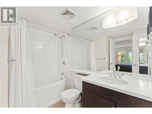 571 Yates Road Unit# 300, Kelowna, BC - Indoor Photo Showing Bathroom