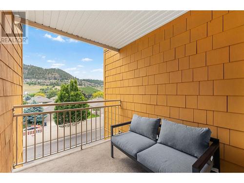 571 Yates Road Unit# 300, Kelowna, BC - Outdoor With Exterior