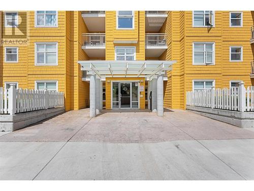 571 Yates Road Unit# 300, Kelowna, BC - Outdoor