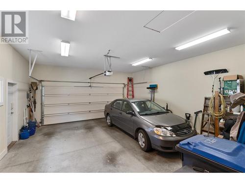 1877 Begbie Road, Kelowna, BC - Indoor Photo Showing Garage