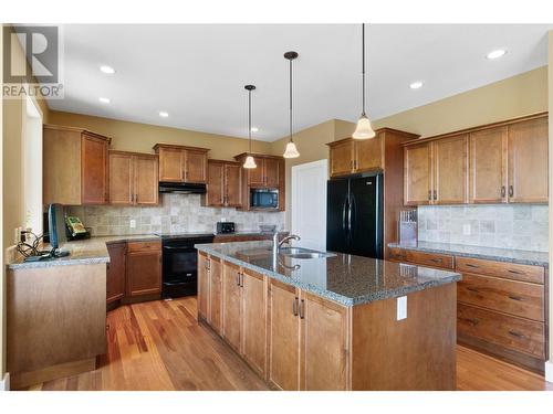 1877 Begbie Road, Kelowna, BC - Indoor Photo Showing Kitchen With Double Sink