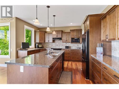 1877 Begbie Road, Kelowna, BC - Indoor Photo Showing Kitchen With Double Sink