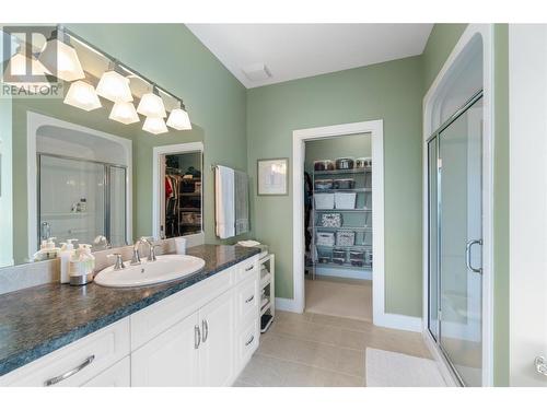 1877 Begbie Road, Kelowna, BC - Indoor Photo Showing Bathroom