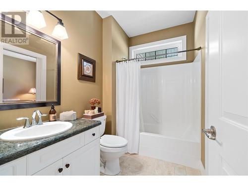 1877 Begbie Road, Kelowna, BC - Indoor Photo Showing Bathroom