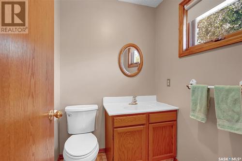 865 Algoma Avenue, Moose Jaw, SK - Indoor Photo Showing Bathroom