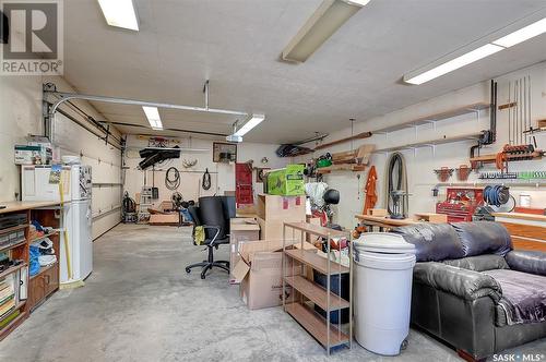 865 Algoma Avenue, Moose Jaw, SK - Indoor Photo Showing Garage