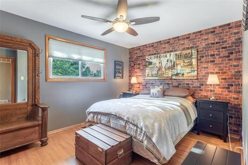 96 Purdy Crescent, Hamilton, ON - Indoor Photo Showing Bedroom