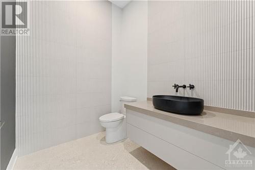 705 Mcmanus Avenue, Manotick, ON - Indoor Photo Showing Bathroom