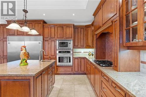 6697 Suncrest Drive, Greely, ON - Indoor Photo Showing Kitchen With Upgraded Kitchen