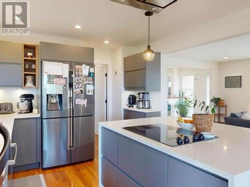 6883 Hammond Street, Powell River, BC - Indoor Photo Showing Kitchen