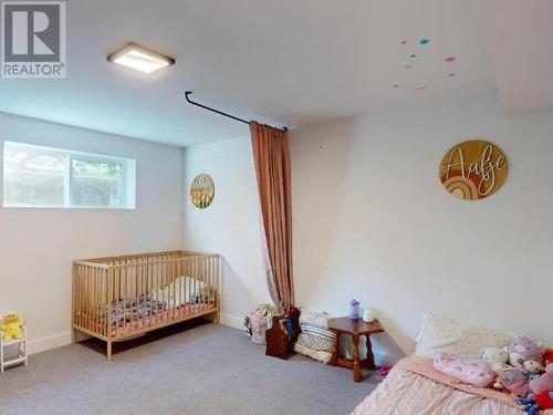 6883 Hammond Street, Powell River, BC - Indoor Photo Showing Bedroom