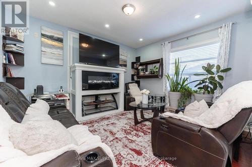 27 Savita Road, Brampton (Fletcher'S Meadow), ON - Indoor Photo Showing Living Room