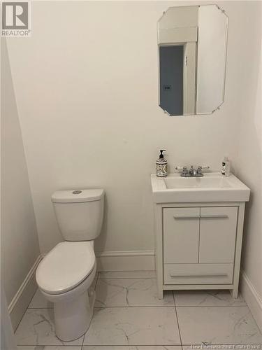 100-102 Alma Street, Moncton, NB - Indoor Photo Showing Bathroom