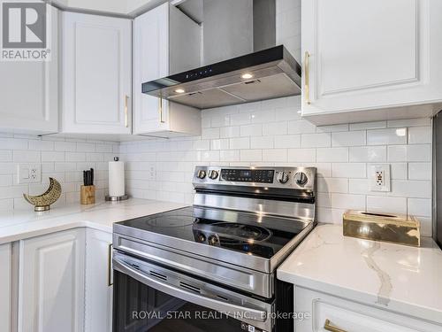 296 Dearborn Boulevard, Waterloo, ON - Indoor Photo Showing Kitchen