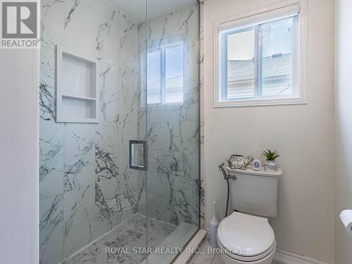 296 Dearborn Boulevard, Waterloo, ON - Indoor Photo Showing Bathroom