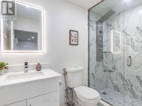 296 Dearborn Boulevard, Waterloo, ON - Indoor Photo Showing Bathroom