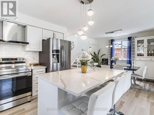 296 Dearborn Boulevard, Waterloo, ON - Indoor Photo Showing Kitchen With Upgraded Kitchen