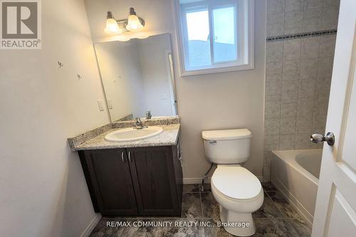 27 Summer Lane, Peterborough, ON - Indoor Photo Showing Bathroom