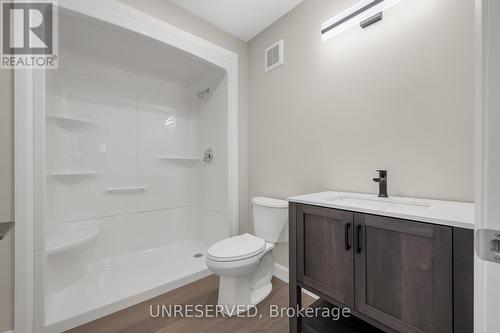 3822 Simpson Lane, Fort Erie, ON - Indoor Photo Showing Bathroom