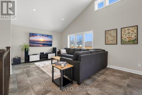 3822 Simpson Lane, Fort Erie, ON - Indoor Photo Showing Other Room