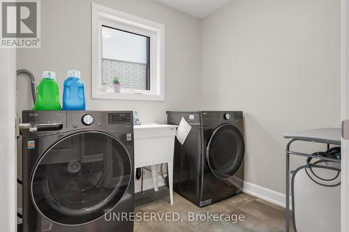 3822 Simpson Lane, Fort Erie, ON - Indoor Photo Showing Laundry Room