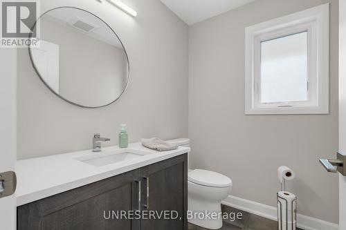 3822 Simpson Lane, Fort Erie, ON - Indoor Photo Showing Bathroom