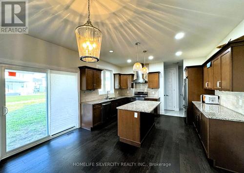 1584 Bowler Drive, Windsor, ON - Indoor Photo Showing Kitchen