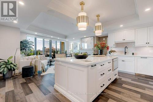 1201 - 2060 Lakeshore Road, Burlington, ON - Indoor Photo Showing Kitchen