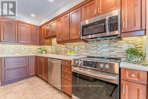 3139 Barwell Road, Mississauga, ON - Indoor Photo Showing Kitchen With Upgraded Kitchen