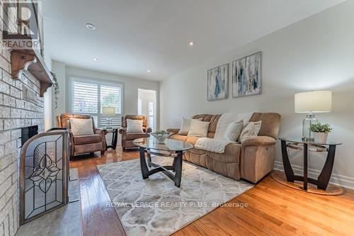 3139 Barwell Road, Mississauga, ON - Indoor Photo Showing Living Room