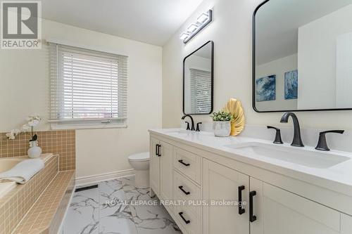 3139 Barwell Road, Mississauga, ON - Indoor Photo Showing Bathroom