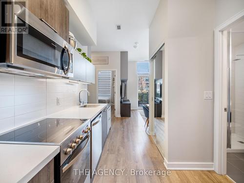 101 - 1 Neighbourhood Lane, Toronto, ON - Indoor Photo Showing Kitchen With Upgraded Kitchen