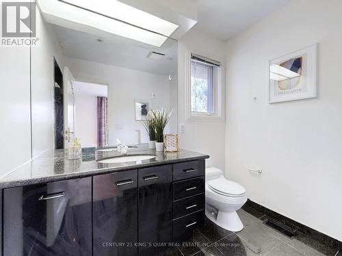29 Moodie Drive, Richmond Hill, ON - Indoor Photo Showing Bathroom