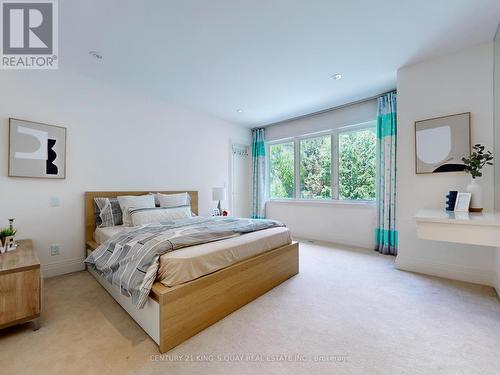 29 Moodie Drive, Richmond Hill, ON - Indoor Photo Showing Bedroom