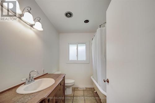 3 Evelyn Street, Innisfil, ON - Indoor Photo Showing Bathroom