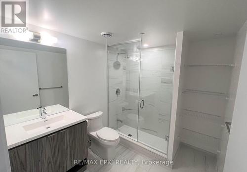 2510 - 55 Cooper Street, Toronto, ON - Indoor Photo Showing Bathroom