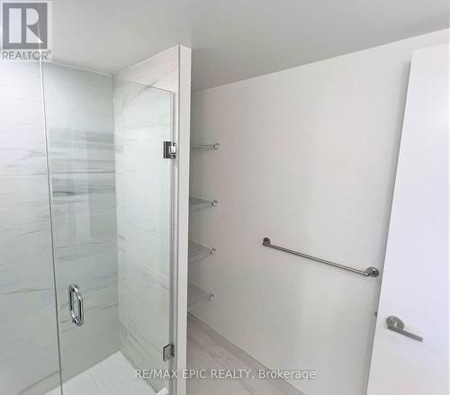 2510 - 55 Cooper Street, Toronto, ON - Indoor Photo Showing Bathroom