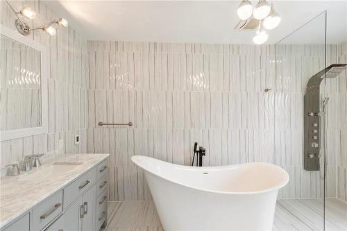 630 Lakeshore Road, Niagara-On-The-Lake, ON - Indoor Photo Showing Bathroom