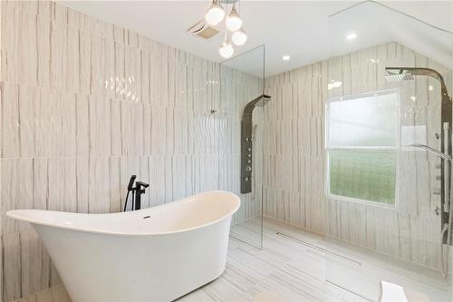 630 Lakeshore Road, Niagara-On-The-Lake, ON - Indoor Photo Showing Bathroom