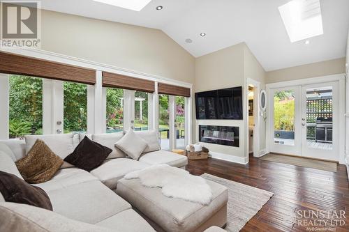 1278 Wellington Drive, North Vancouver, BC - Indoor Photo Showing Living Room With Fireplace