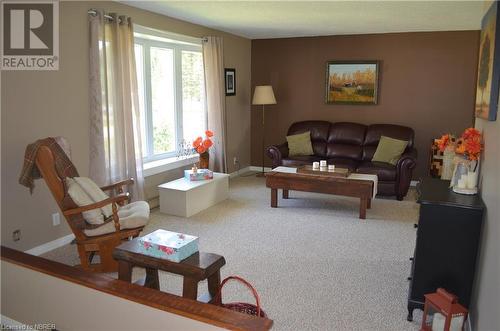 503 Morrison Street W, Trout Creek, ON - Indoor Photo Showing Living Room