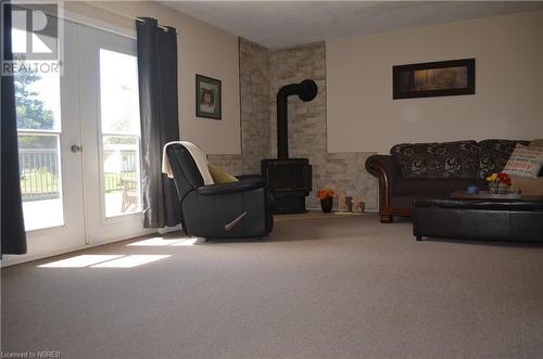 503 Morrison Street W, Trout Creek, ON - Indoor Photo Showing Living Room