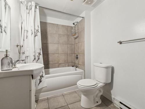 Salle de bains - 23 Rue Duquesne, Gatineau (Hull), QC - Indoor Photo Showing Bathroom