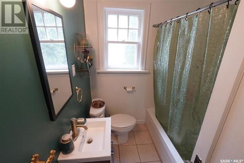 2155 Winnipeg Street, Regina, SK - Indoor Photo Showing Bathroom