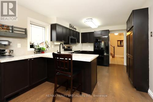 5824 Tayside Crescent, Mississauga, ON - Indoor Photo Showing Kitchen