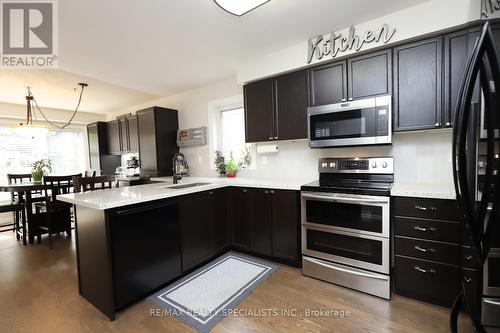 5824 Tayside Crescent, Mississauga, ON - Indoor Photo Showing Kitchen