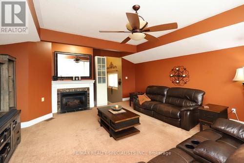 5824 Tayside Crescent, Mississauga, ON - Indoor Photo Showing Living Room With Fireplace