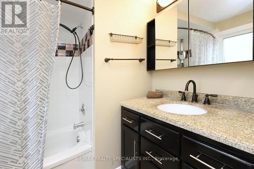5824 Tayside Crescent, Mississauga, ON - Indoor Photo Showing Bathroom