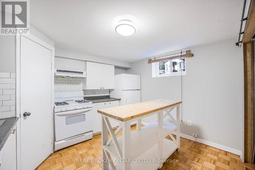 60 Marion Crescent, Barrie (City Centre), ON - Indoor Photo Showing Kitchen