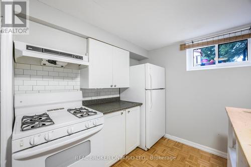 60 Marion Crescent, Barrie (City Centre), ON - Indoor Photo Showing Kitchen